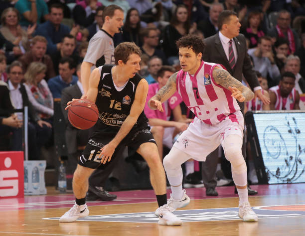 在激烈的篮 在激烈的篮