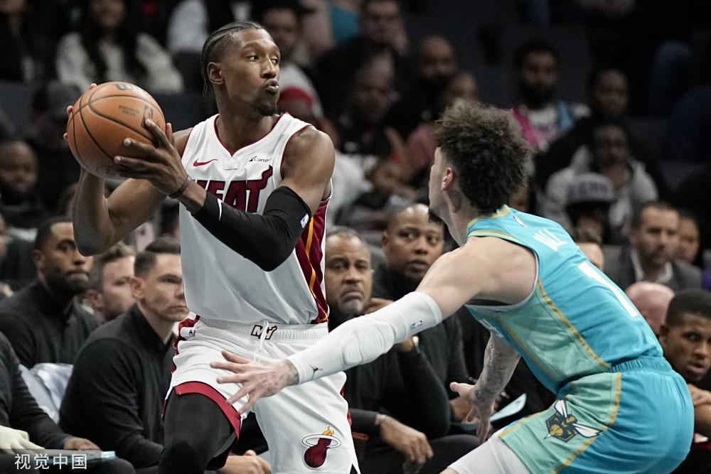 依然有人坚 依然有人坚